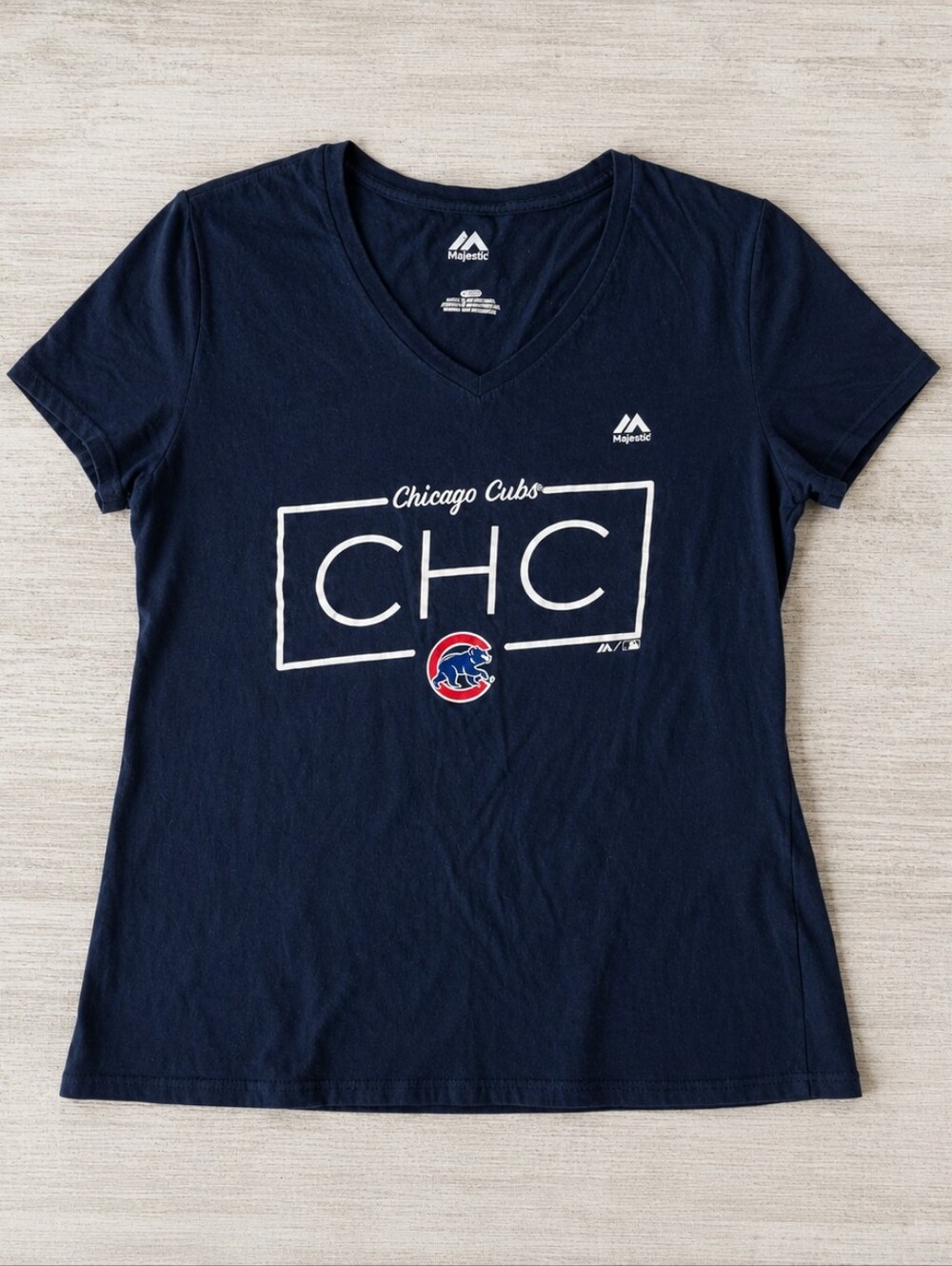 Majestic Chicago Cubs CHC V-Neck T-Shirt Women's Large Navy MLB Graphic Tee